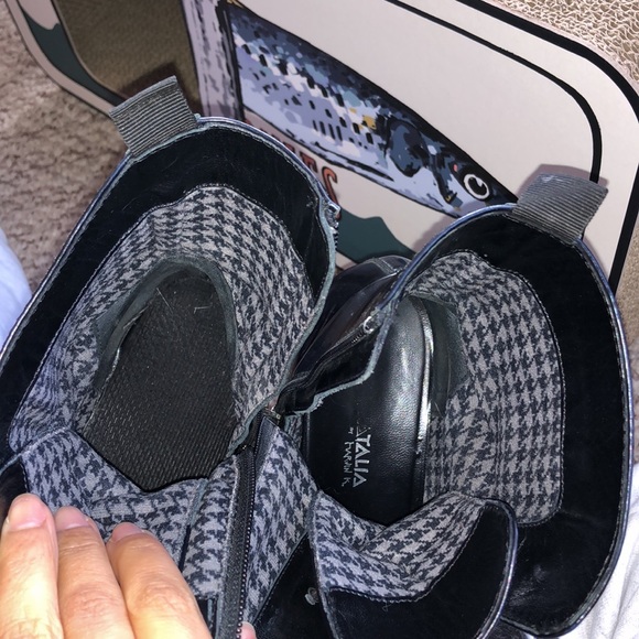 Aquatalia by Marvin k navy combat boots with zip - Picture 5 of 7